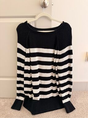 Aerie Black & White Striped Women's Knit Sweater